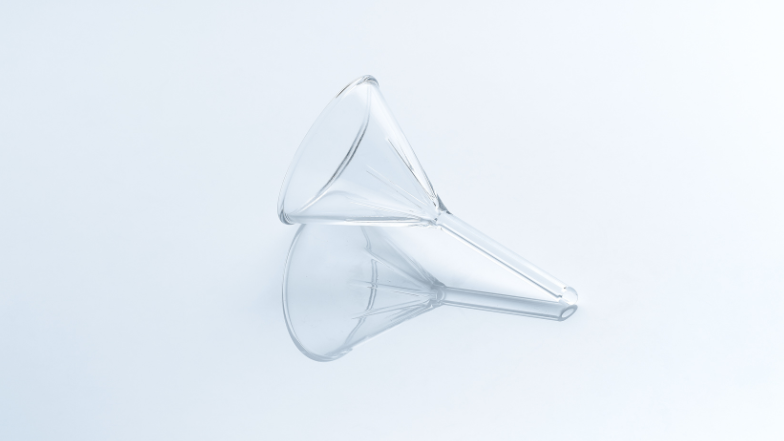 Wysokiej jakości lejek ze szkła